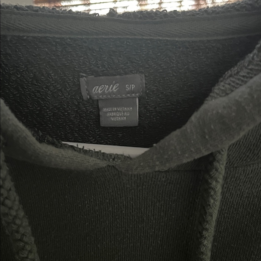 Aerie forest green cropped drawstring hoodie - Picture 2 of 3